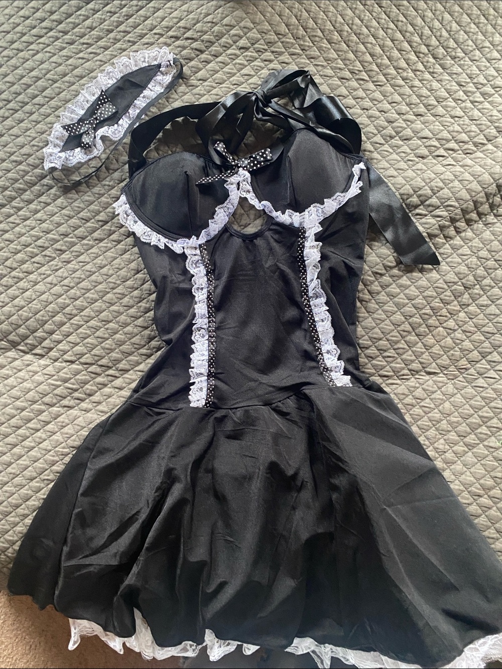 Source Unknown Black & White Lace Maid Costume Dress with Headpiece
